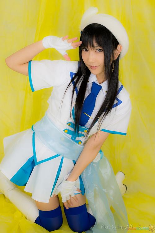 沉寂多日 下限少女再推cosplay写真作品喜迎新年