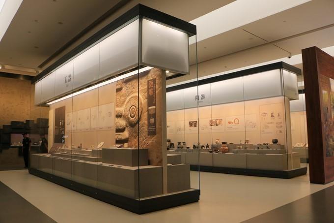 是一座收藏,研究,展示和宣传良渚文化的考古遗址博物馆,建筑面积约1万