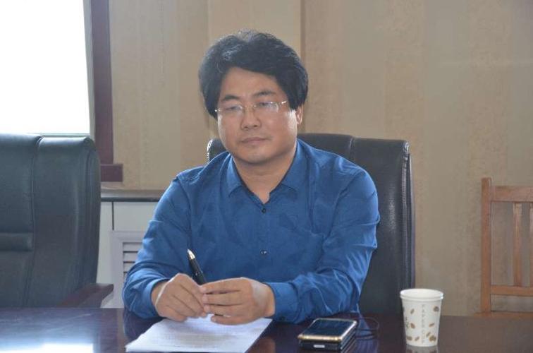 副区长黄会安到大梁庄乡调研