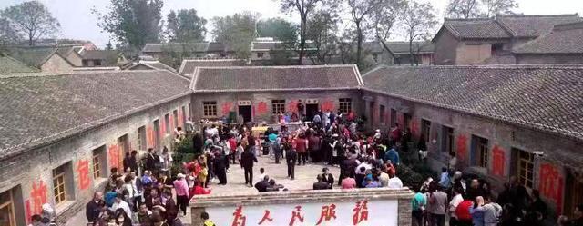 快手大山美食队迎合了忆苦思甜的回忆 |大锅饭|生产队