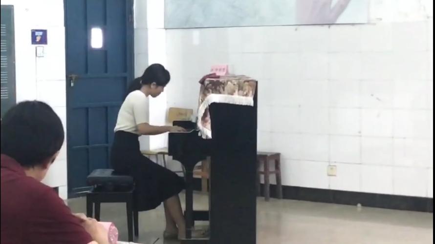 九江一中田若萌老师获市音乐专业技能大赛第一名