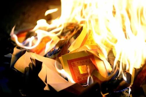 柏桦:纸钱习俗的历史缘起与中国民间故事里的"烧钱"