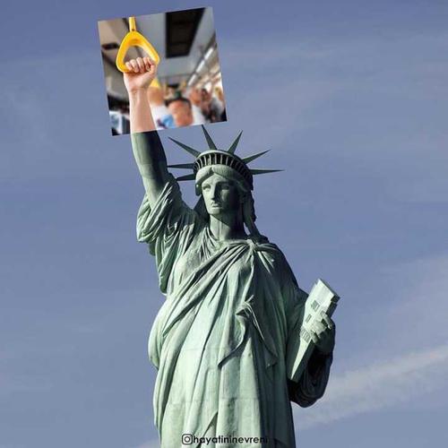在他的世界,自由女神像也会乘坐公共汽车.