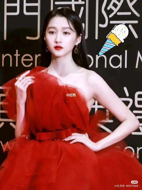 关晓彤红衣细列_关晓彤_娱乐_明星娱乐资讯