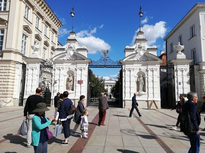 华沙大学校门口