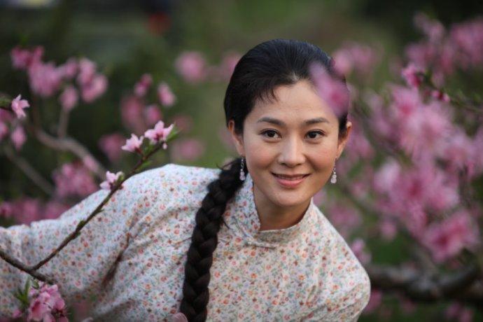 [转载]靓丽的美女们305