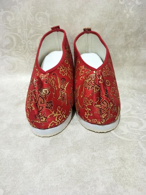 汉服婚鞋凤头鞋秀禾婚鞋男女平底内增高弓鞋翘头鞋中式婚礼新娘鞋