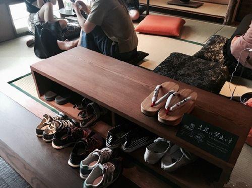 全球首家进门要脱鞋的星巴克,前身是家歌舞伎表演场所!