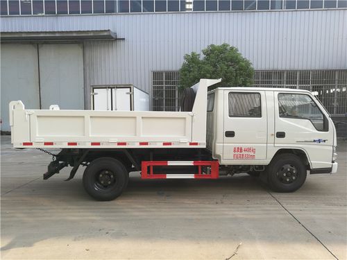 江铃双排座自卸车(货箱3.2米)