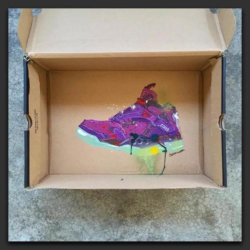 当你打开鞋盒,一定会被这样独特和富有魅力的作品而惊艳到.