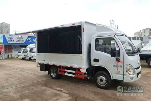 想在地摊市场开拓一片天地不妨读读上汽轻卡的练摊秘籍