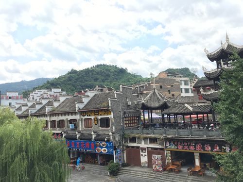 和平村:和平村旧址在镇远卫城和平街南侧,坐南向北,为