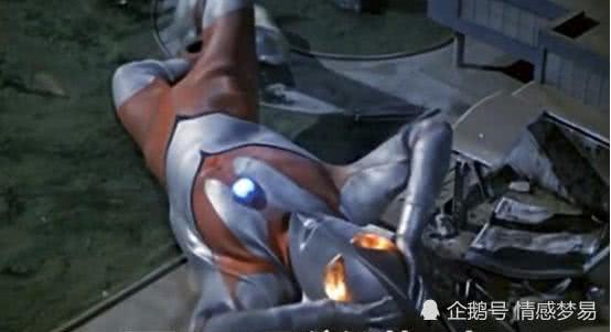 奥特曼:4张笑喷饭的表情包,杰克奥特曼:你不要过来!