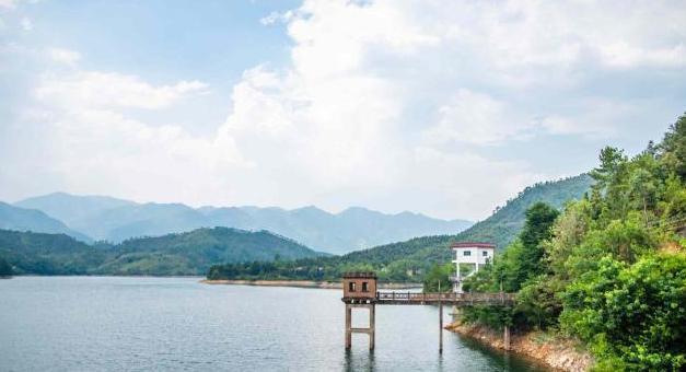 于都下栏水库秀美的自然风光