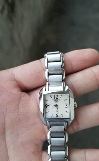 原装正品 天梭女款手表 海浪系列 贝壳表盘—深圳珠宝首饰