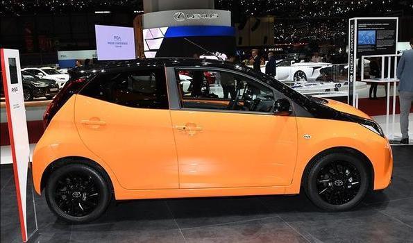 全新丰田版"小奥拓"上市,售价不足四万,油耗2.8l,外观炫酷