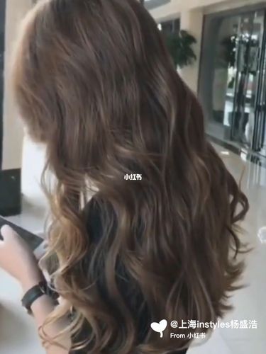 中长发烫发,发量少的女生最适合,烫完显发量_发型_烫发_中长发_发色