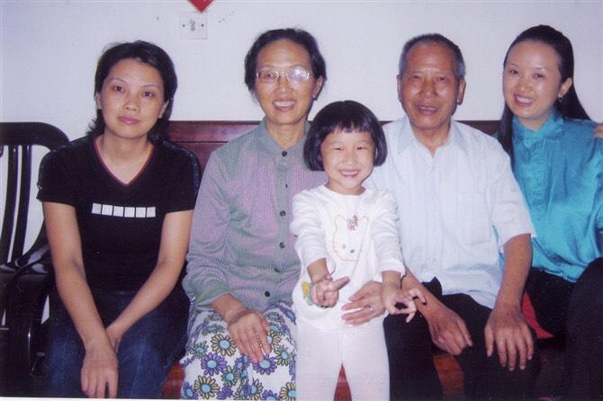 《激情燃烧的岁月》就是在书写父母,简直就是原作,蛮佩服作者石钟山有