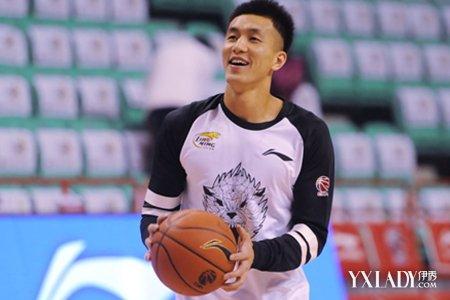 【图】郭艾伦发型图片欣赏 2018街拍潮男九种发型教给