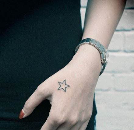 您可能还会喜欢小纹身图片女生图案大全或者手上纹身简单图片大全