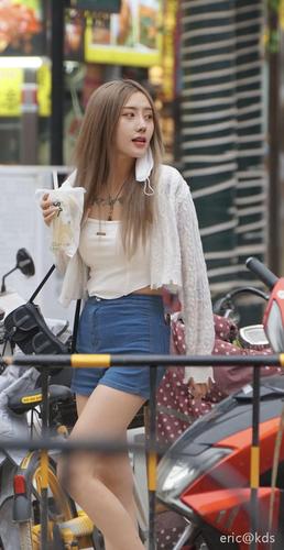 石家庄街头街拍