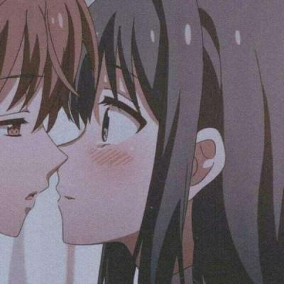 羞羞情侣头像动漫高清一左一右情侣之间羞羞的情头图片