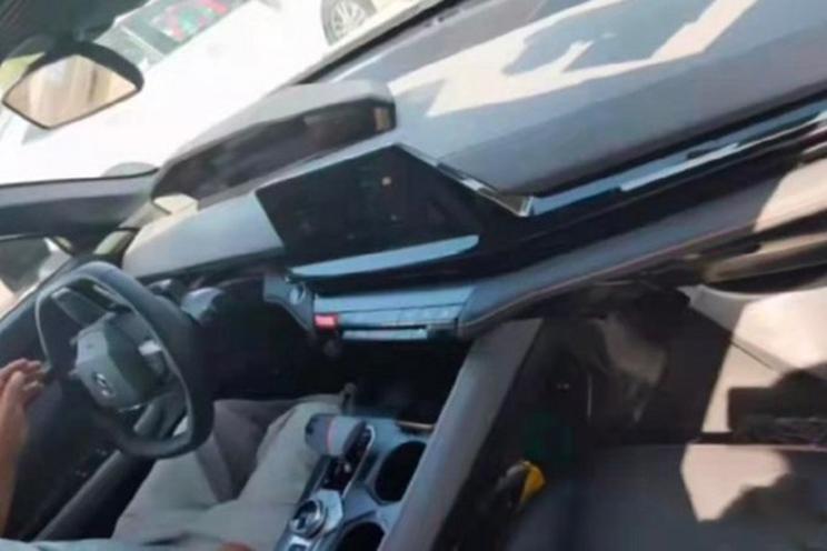 长安univ内饰了解下你觉得帅还是丑