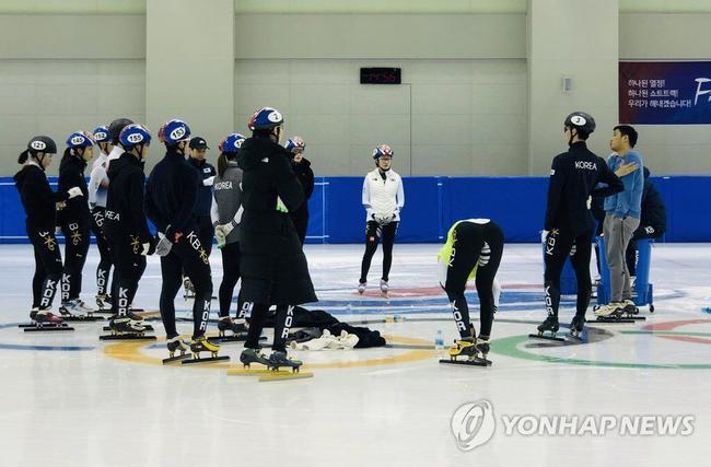 韩国短道队天大丑闻!冬奥冠军林孝俊扯下队友裤子 女高中生目睹