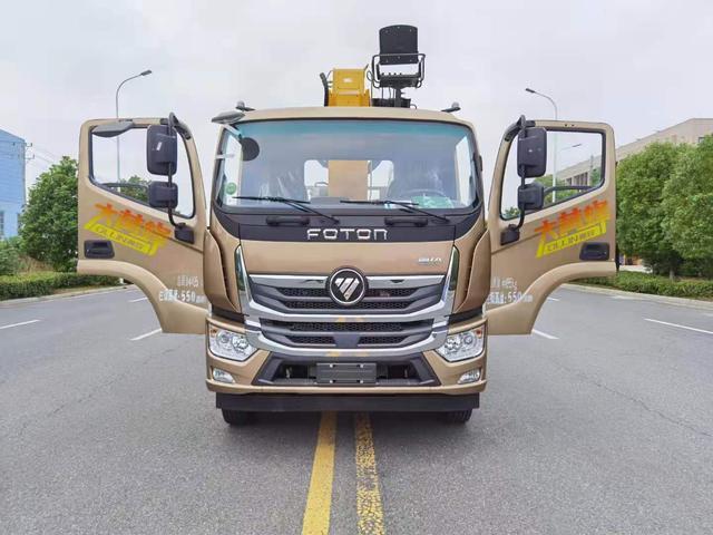 福田奥铃大黄蜂12吨单排随车吊