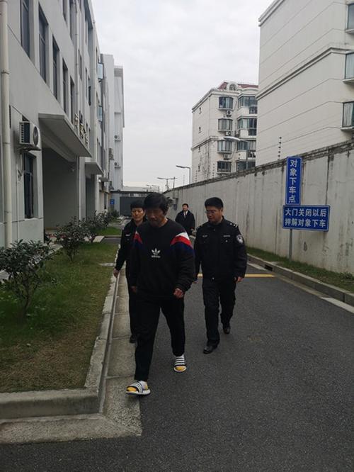 在押嫌犯走出看守所将为白血病哥哥提供干细胞 手术后再回来
