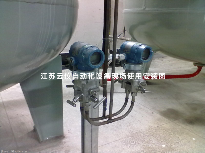 油压装置油罐差压变送器安装位置示意图       油压装置控制柜采集