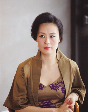 邬君梅如懿传中演甄嬛形象宜古宜今气质卓然