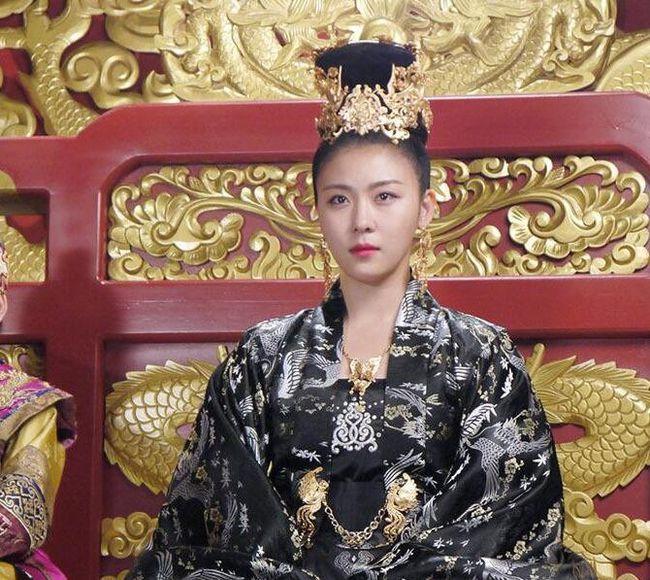 网易首页>网易号>正文申请入驻> 当知道女儿成为了元朝的皇后,母亲