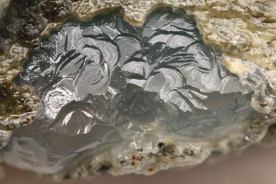 玻璃种肯定是老场口才能切出来了,像偏场口,新场口,是肯定切不出来的