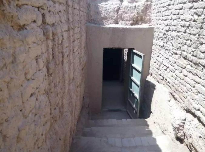 阿斯塔那古墓群,被当今学者称为"高昌的历史活档案,是