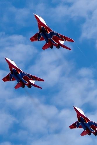 高空飞行的米格-29多用途战斗机 iphone桌布