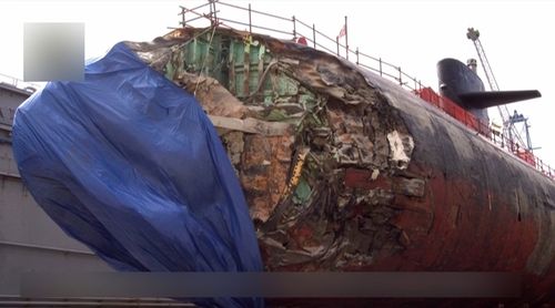 正文   2000年8月12日,俄罗斯海军949型巡航导弹核潜艇"库尔斯克"号