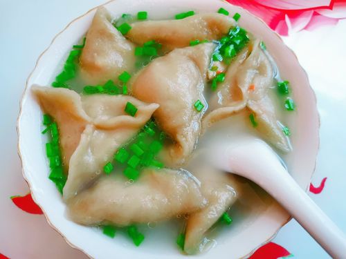 寒假"二(1)班宋俊龙之乡味章--------做芋饺