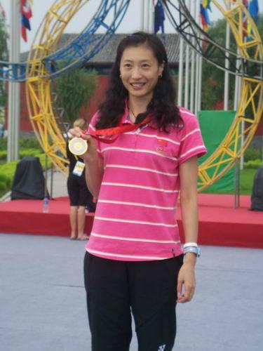 张宁与刘凤岩翁建德分享金牌 奥运村内购物(图)