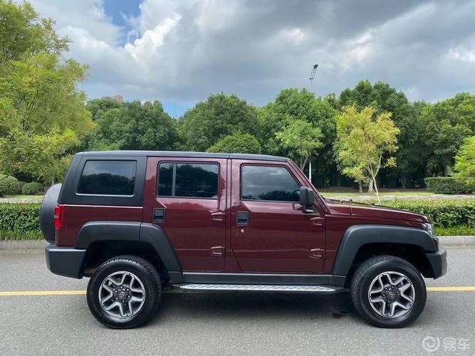 汽车生活北京吉普bj40这个颜色不多见看着很有气质媲美jeep牧马人