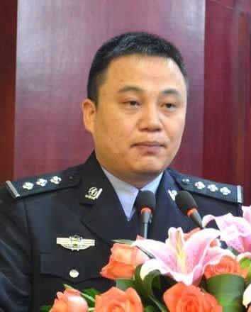 市公安局何军梁