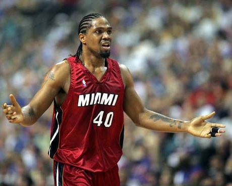 哈斯勒姆因持有大麻被捕或遭藏毒罪名起诉