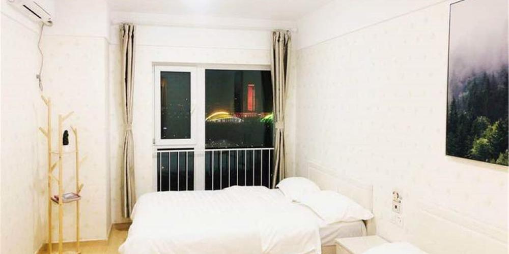 地址(位置,怎么去,怎么走):  山东省烟台市莱山区烟大路8号华润公寓a