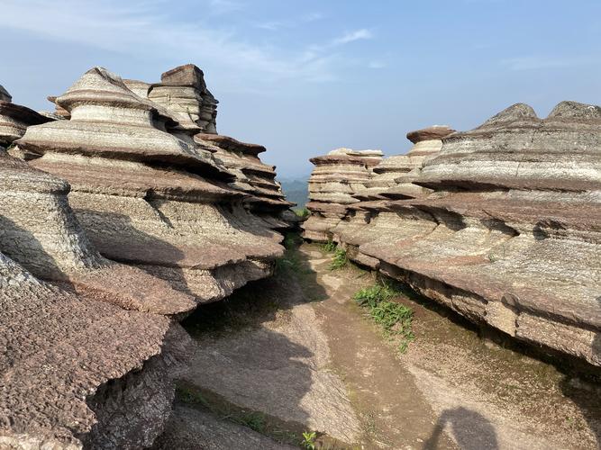 贵州省内旅游之松桃县腊尔山红石林