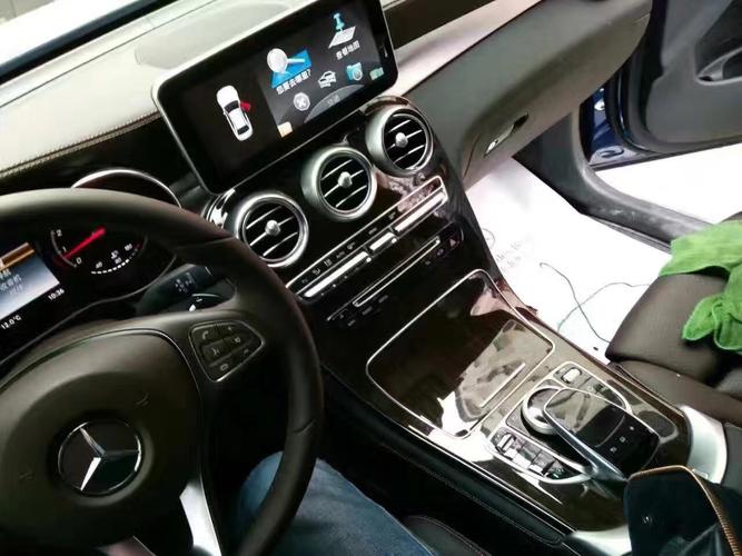 成都汽车大屏机安装升级,奔驰glc 改装中控屏幕 升级原厂大屏有必要吗