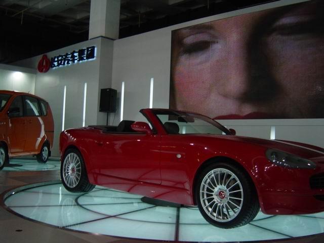 长安敞篷运动型跑车"龙腾"