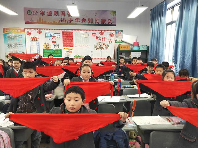 城北小学校举行"红领巾心向党"主题"双减"特色作业展评活动