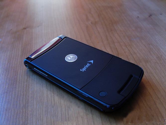 摩托罗拉razr2 v9