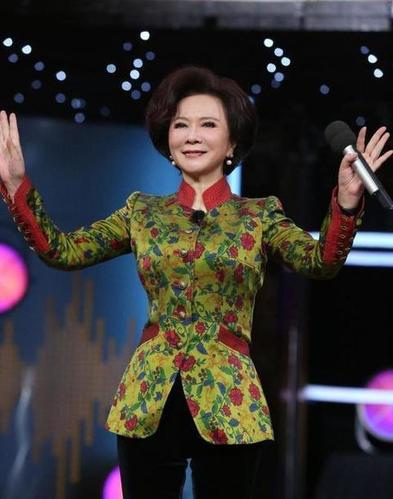 58岁蔡明买菜照近照曝光网友老的也太快了吧