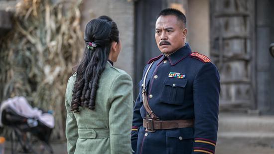 左手劈刀热播黑子演绎铁汉柔情真英雄